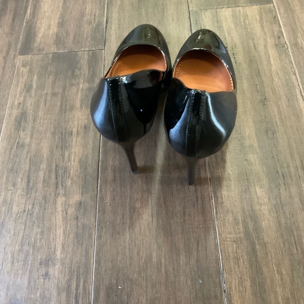 Coach Factory Black Patent Leather Almond Toe Career Pumps Size 9 - Picture 3 of 8